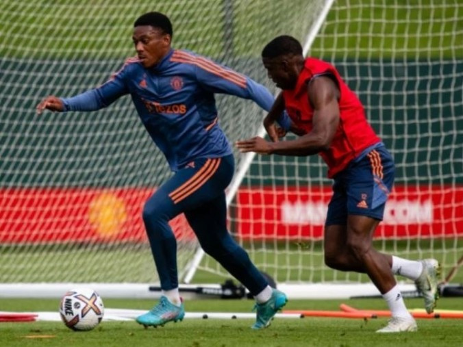 Không được đá World Cup, Martial ẩu đả với đàn em ở MU