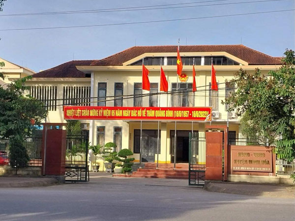 Đình chỉ Phó trưởng phòng Tư pháp vì tình nghi nhận hối lộ