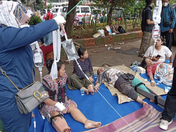 Thương vong do động đất ở Indonesia tăng mạnh, nhiều người còn mắc kẹt