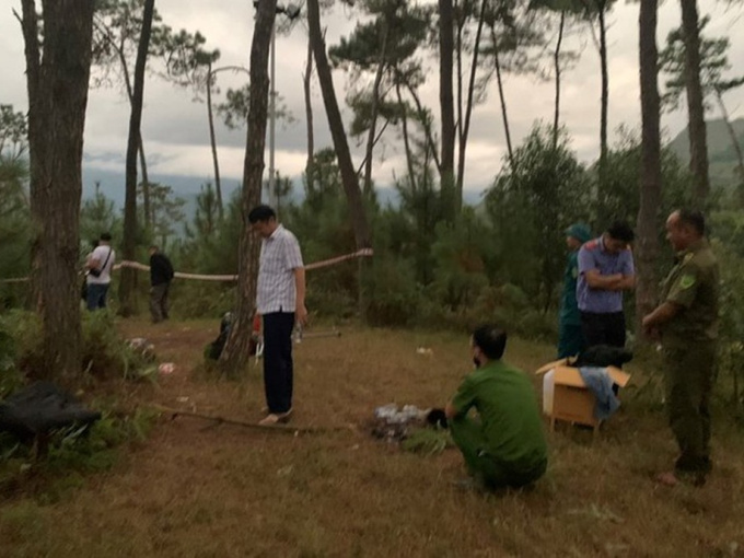 Bị tấn công, nữ giáo viên đánh chết người tình trên đồi thông