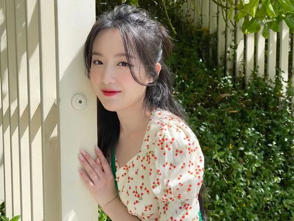 Một nữ ca sĩ bị 'ném đá' vì lời chúc kém duyên đến người hâm mộ sắp kết hôn