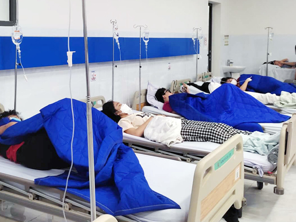 Khởi tố vụ án hơn 600 học sinh trường Ischool ngộ độc do ăn cánh gà chiên