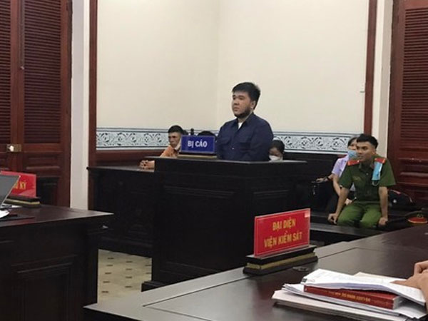Đâm hàng xóm suýt mất mạng vì mở máy phun sương làm ướt đàn gà