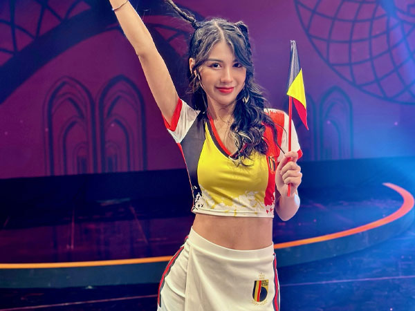 Ngắm vẻ đẹp hot girl 'Nóng cùng World Cup' yêu tuyển Bỉ