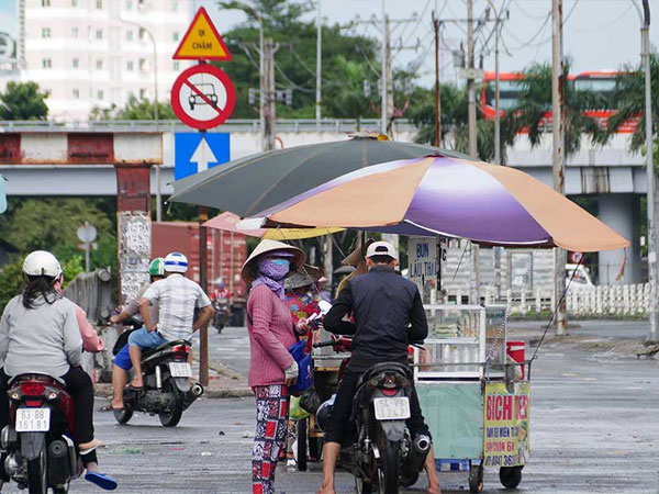Hơn 2.000 lao động mất việc, chấp nhận công việc thời vụ mưu sinh
