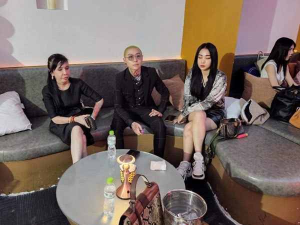 Bắt bà trùm Dung 'thà' tổ chức tiệc sinh nhật bằng chất cấm cho đàn em ở quán bar