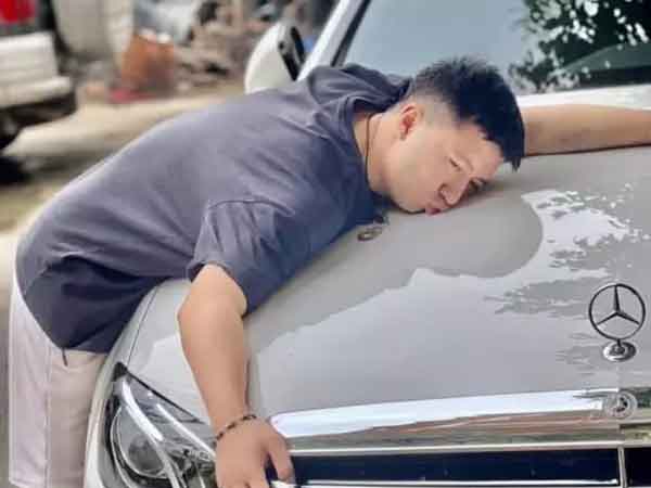 Chồng cũ Âu Hà My tậu xế hộp, khoe biệt phủ 7 tầng hoành tráng
