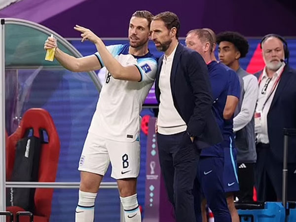 Fan ĐT Anh chỉ trích quyết định dùng người của HLV Southgate