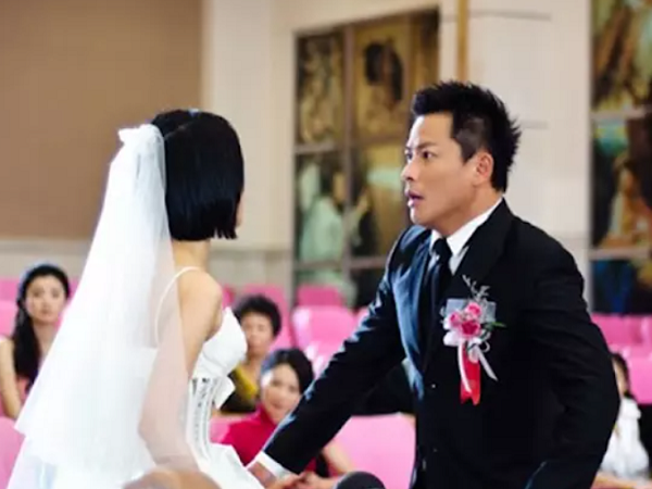Đón dâu 300 km nhà trai đãi tiệc toàn cổ gà, cô dâu tủi thân theo xe nhà gái đi về