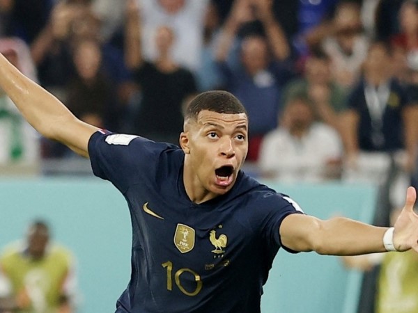 Mbappe quá đẳng cấp, Pháp giành vé đầu tiên qua vòng bảng