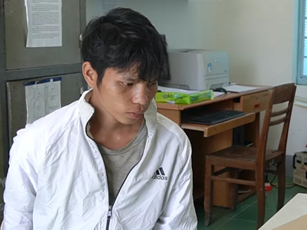 Thanh niên 19 tuổi dùng xà beng, cây gỗ đánh chết cha ruột