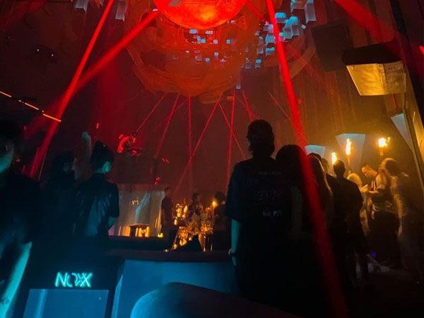 Hà Nội: Quán bar 'trá hình' NOXX hoạt động xuyên đêm ở quận Hoàn Kiếm