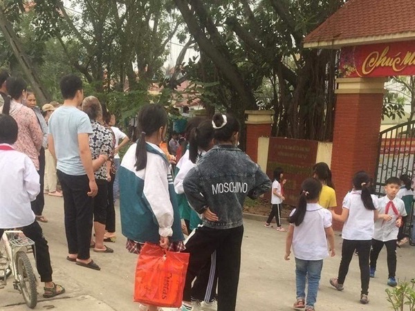 Nam sinh lớp 10 đâm bạn học tử vong