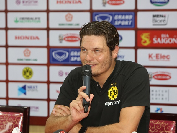 HLV Dortmund thất vọng khi thua tuyển Việt Nam, nói điều bất ngờ về sự cố trên sân Mỹ Đình