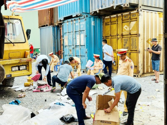 Phát hiện đoàn tàu từ Hà Nội vào Bình Dương chở nhiều đồ chơi kích dục trị giá hàng tỷ đồng