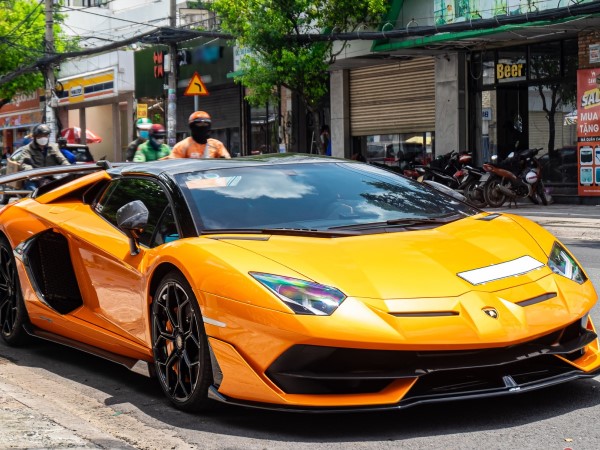 Ngắm siêu xe Lamborghini Aventador SVJ Roadster của đại gia Hà Nội trị giá 30 tỷ