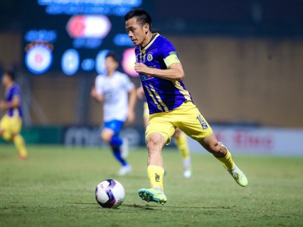 Văn Quyết đoạt giải cầu thủ xuất sắc nhất V-League 2022