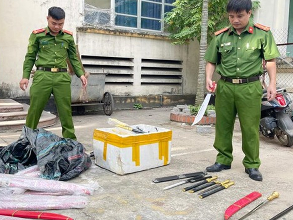 Quảng cáo vũ khí trên Tiktok, thanh niên bị công an ‘sờ gáy’