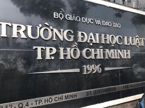 Hàng chục sinh viên Đại học Luật TP.HCM bị đuổi học