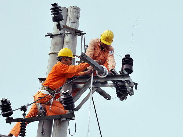 EVN đề xuất tăng giá điện, Bộ Công Thương và chuyên gia nói gì?