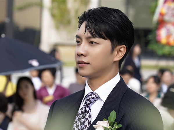 Lee Seung Gi muốn chấm dứt hợp đồng quản lý với Hook Entertainment