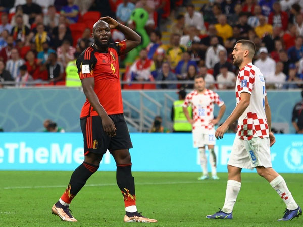 Màn trình diễn thảm họa của Lukaku đẩy Bỉ về nước