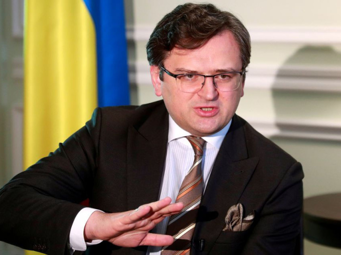 17 phái đoàn ngoại giao Ukraine nhận bưu kiện lạ, Nga đáp trả việc bị áp giá trần dầu mỏ
