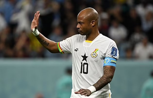 Con gái cựu sao Premier League ngất xỉu khi thấy cha đá hỏng penalty ở World Cup