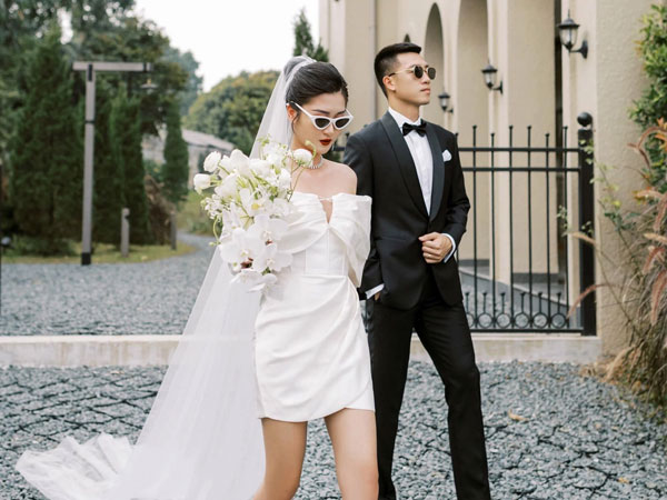 Yêu nhau 8 năm, cầu thủ Huy Hùng và vợ chốt cưới vì một câu nói của bố chồng
