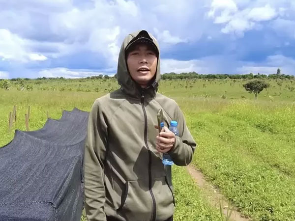 Gặp sự cố kinh doanh, Quang Linh Vlog vẫn thu thành quả sốc