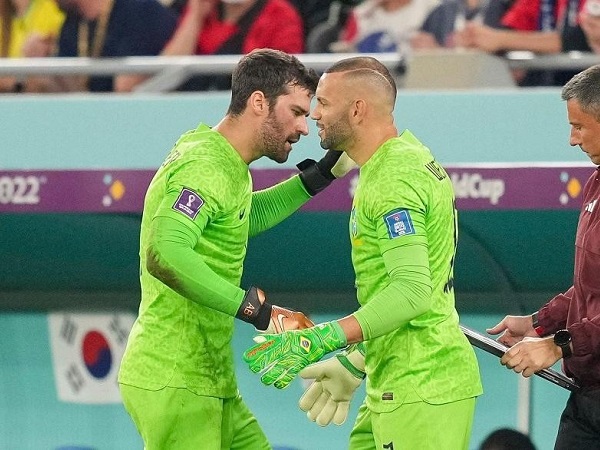 Thay cả thủ môn trước Hàn Quốc, tuyển Brazil đi vào lịch sử World Cup