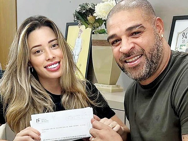 'Hoàng đế' Adriano bị vợ bỏ sau 24 ngày cưới do... trốn đi xem World Cup