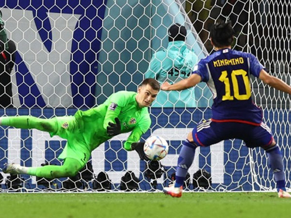 Thủ thành Croatia xuất sắc hay Nhật Bản đá luân lưu hời hợt?