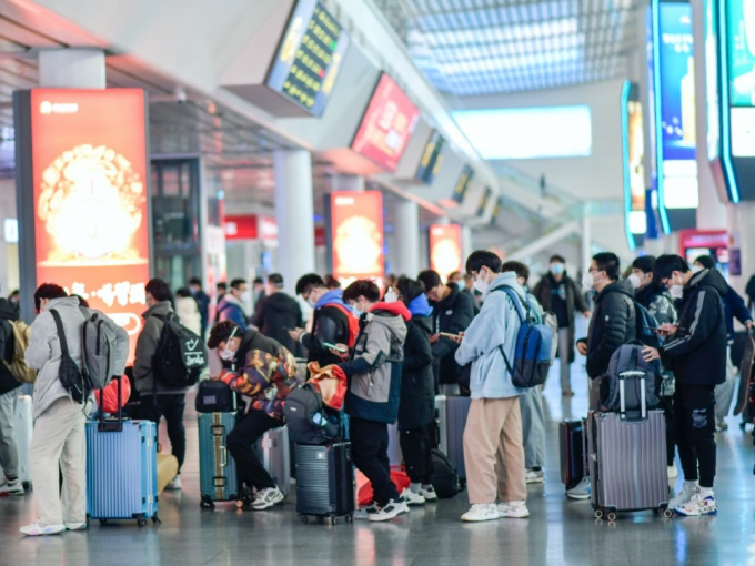 Chuyên gia dự đoán 80 - 90% người dân Trung Quốc có thể mắc Covid-19