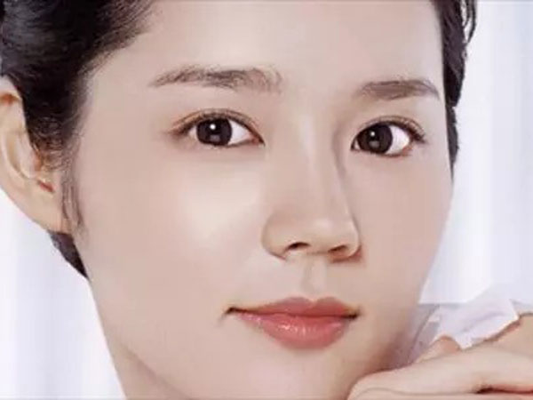 Gương mặt xuất hiện 4 điểm báo hiệu tướng giàu nứt đố đổ vách, vận may sắp ập vào người