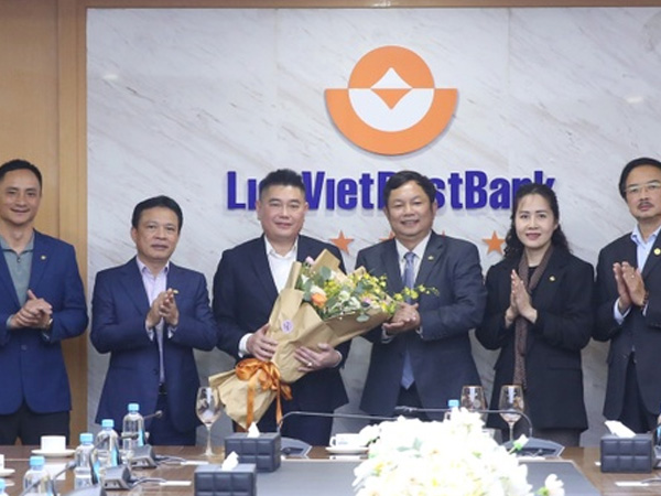 Bầu Thụy làm Chủ tịch LienVietPostBank