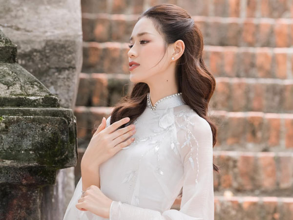 Đỗ Thị Hà trải lòng trước khi kết thúc nhiệm kỳ Hoa hậu: 'Tôi từng thấy rất có lỗi bởi sự thành công đôi khi ảnh hưởng tới gia đình'