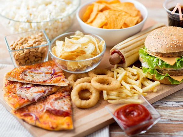 Rùng mình: Những món ăn có thể làm não 'chấn thương', teo nhỏ