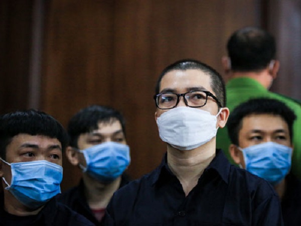 Xét xử cựu CEO Alibaba: Bí ẩn số tiền 13 tỉ đồng