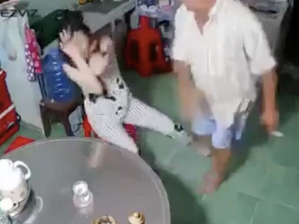 Đánh con gái 17 tuổi vì đi chơi khuya, người cha bị phạt 7,5 triệu đồng