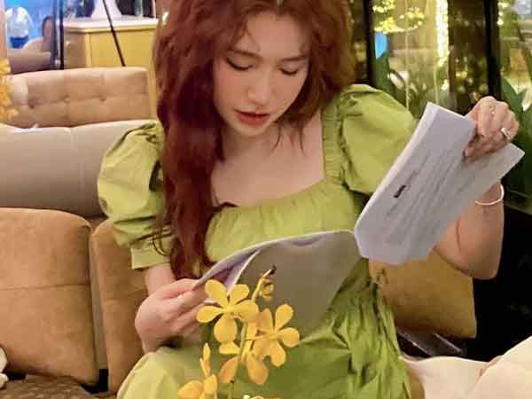 Bị mỉa mai vì đấu giá từ thiện, Elly Trần 'dằn mặt' anti-fan 'vô duyên thường trực'