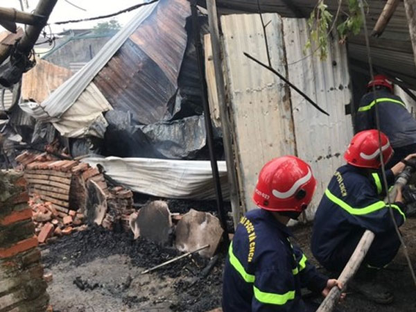 Vụ 3 người tử vong trong đám cháy: Nghi phạm phóng hỏa nhằm phi tang