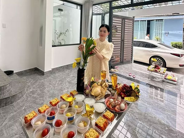 Ngọc Trinh khoe nhà mới sang xịn sau sóng gió đời tư