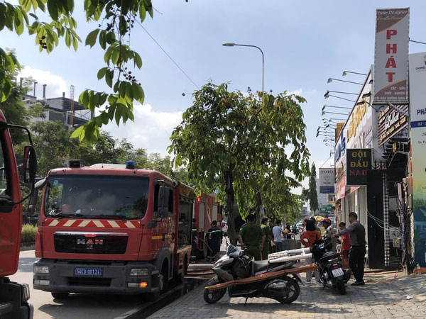 Cháy kèm tiếng nổ lớn tại cơ sở làm đẹp ở TP Thủ Đức
