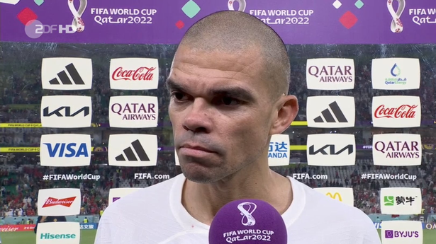 Pepe chỉ trích trọng tài, nói FIFA 'cứ thế này thì trao cúp cho Argentina luôn đi'
