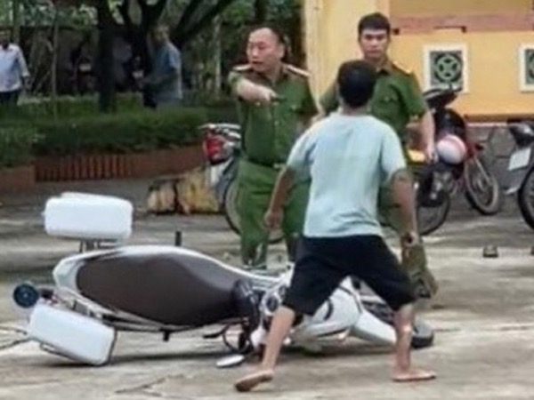 Phó trưởng công an phường bị đuổi chém trọng thương khi làm nhiệm vụ