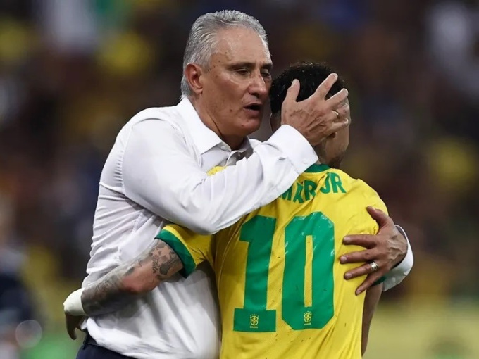 Neymar chưa hết đau đớn, viết tâm thư cho HLV Tite