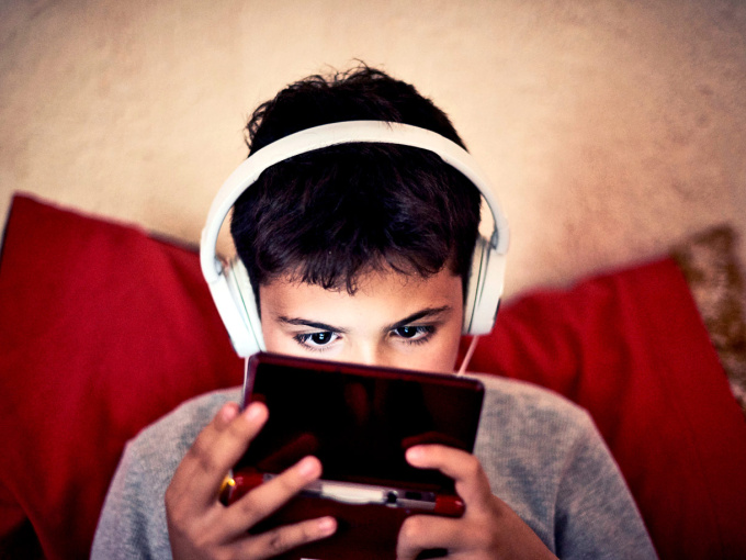 Con em nghiện game đến bỏ ăn uống, cha mẹ đệ đơn kiện nhà sản xuất