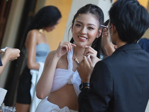 2/11 thí sinh bỏ thi, Trần Thanh Tâm chắc suất top 9 ở Miss Fabulous International