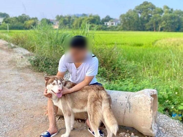 Bóc phốt 'anh bạn thân quen 3 năm' không tôn trọng nhau, ngủ lại phòng em hàng xóm của mình, cô gái bị dân tình hỏi tréo ngoe: 'Có phải bồ đâu mà ghen?'